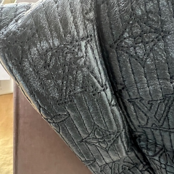 Louis Vuitton Altair Clutch Quilted Monogram Leather in Noire - Picture 10 of 15